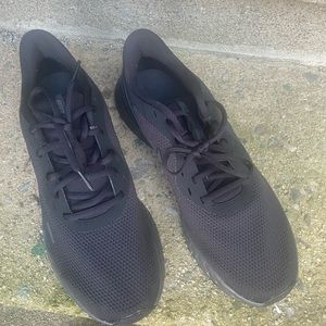 Nike Revolution 7 Men’s Road Running Sneakers